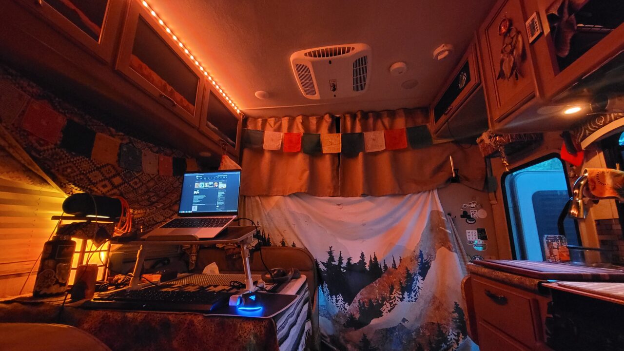 Clover's interior lights forward